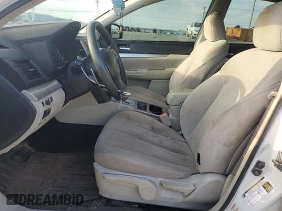 2014 Subaru Legacy 2.5i z VIN 4S3BMCA68E3006488, wystawiony jako Copart lot #55302575 z przebiegiem 168 614 mil mil oraz Szkoda całkowita • Salvage title. Historia ofert i sprzedaży dostępna na DreamBid. Obrazek 7.