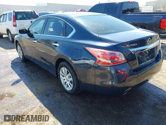 2013 Nissan Altima SV with VIN 1N4AL3APXDN437334, listed as a IAAI auction lot 41877243 with 190,817 mi miles and . Bid and sale history available at carsss.com. Image 3.