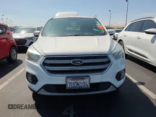 2017 Ford Escape SE z VIN 1FMCU0GD4HUB05330, wystawiony jako IAAI lot #42396863 z przebiegiem 66 420 mil mil oraz . Historia ofert i sprzedaży dostępna na DreamBid. Obrazek 18.