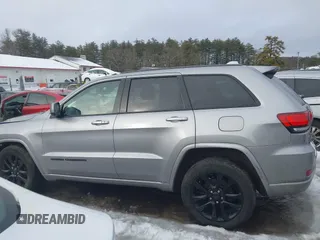 2019 Jeep Grand Cherokee Upland with VIN 1C4RJFAG9KC853856, listed as a IAAI auction lot 41576424 with 73,228 mi miles. Bid and sale history available at carsss.com. Image 14.