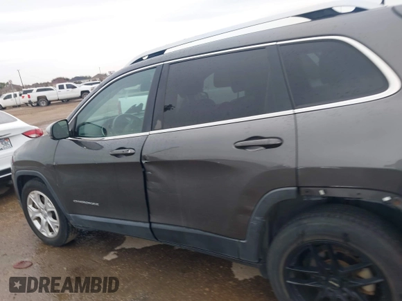 2018 Jeep Cherokee Latitude Plus with VIN 1C4PJLLBXJD621833, listed as a IAAI auction lot 41325843 with 65,326 mi miles. Bid and sale history available at carsss.com. Image 14.