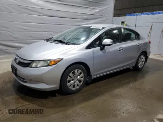 2012 Honda Civic LX z VIN 2HGFB2F55CH584979, wystawiony jako Copart lot #56780955 z przebiegiem 174 367 mil mil oraz Czysty tytuł • Clean title. Historia ofert i sprzedaży dostępna na DreamBid. Obrazek 1.