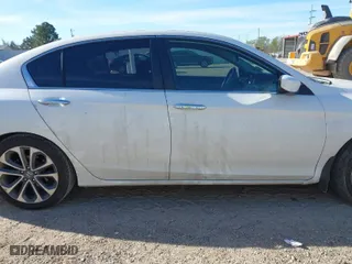 2015 Honda Accord Sedan Sport with VIN 1HGCR2F58FA043555, listed as a IAAI auction lot 41814660 with 226,646 mi miles. Bid and sale history available at carsss.com. Image 13.
