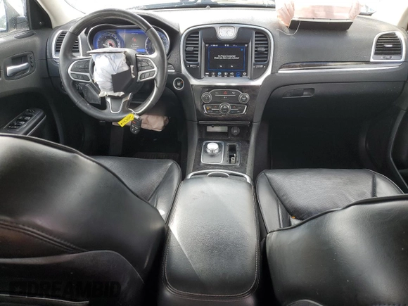 2019 Chrysler 300 Limited with VIN 2C3CCAEG5KH698138, listed as a Copart auction lot 44676535 with 55,460 mi miles and Salvage Title. Bid and sale history available at DreamBid. Image 8.