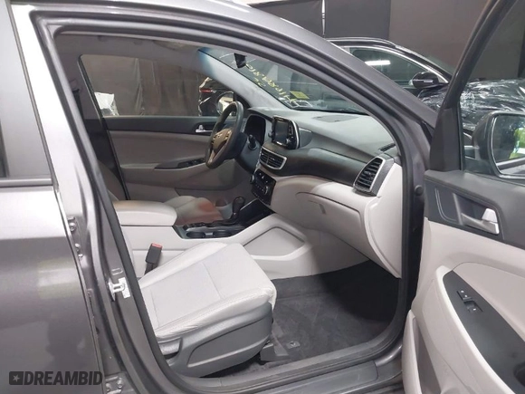 2020 Hyundai Tucson Value with VIN KM8J3CA45LU136535, listed as a IAAI auction lot 41684819 with 39,760 mi miles. Bid and sale history available at carsss.com. Image 5.