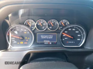 2020 Chevrolet Silverado 1500 LT z VIN 1GCUYDED5LZ121846, wystawiony jako Copart lot #55613855 z przebiegiem 168 205 mil mil oraz Szkoda całkowita • Salvage title. Historia ofert i sprzedaży dostępna na DreamBid. Obrazek 9.