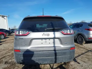 2019 Jeep Cherokee Latitude Plus with VIN 1C4PJMLB1KD166927, listed as a IAAI auction lot 41492327 with 113,869 mi miles. Bid and sale history available at carsss.com. Image 16.
