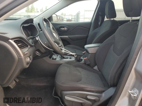 2019 Jeep Cherokee Latitude with VIN 1C4PJMCBXKD274141, listed as a Copart auction lot 58926845 with 166,566 mi miles and Non repairable. Bid and sale history available at DreamBid. Image 7.