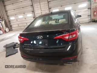 2016 Hyundai Sonata SE z VIN 5NPE24AF5GH260658, wystawiony jako IAAI lot #41884896 z przebiegiem 127 645 mil mil oraz . Historia ofert i sprzedaży dostępna na DreamBid. Obrazek 16.