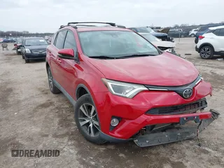 2017 Toyota RAV4 XLE with VIN 2T3WFREV4HW381795, listed as a IAAI auction lot 41585394 with 33,649 mi miles. Bid and sale history available at carsss.com. Image 1.