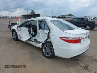 2015 Toyota Camry XLE with VIN 4T1BF1FK4FU044490, listed as a IAAI auction lot 41938048 with 93,700 mi miles. Bid and sale history available at carsss.com. Image 3.