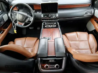 2021 Lincoln Navigator Reserve z VIN 5LMJJ2LT8MEL10031, wystawiony jako Copart lot #37011694 z przebiegiem 55 193 mil mil oraz . Historia ofert i sprzedaży dostępna na DreamBid. Obrazek 8.