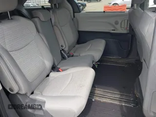 2021 Toyota Sienna LE z VIN 5TDKRKEC4MS024401, wystawiony jako IAAI lot #42043932 z przebiegiem 37 417 mil mil oraz . Historia ofert i sprzedaży dostępna na DreamBid. Obrazek 8.