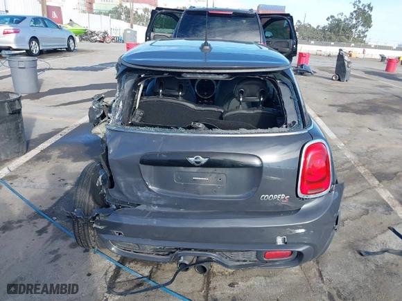 2015 MINI Cooper Hardtop S with VIN WMWXP7C59F2A60317, listed as a IAAI auction lot 41703020 with NaN miles. Bid and sale history available at carsss.com. Image 16.
