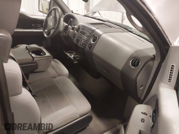 2006 Ford F-150 XLT with VIN 1FTPX14V56FB64081, listed as a IAAI auction lot 41441685 with 218,688 mi miles. Bid and sale history available at carsss.com. Image 5.