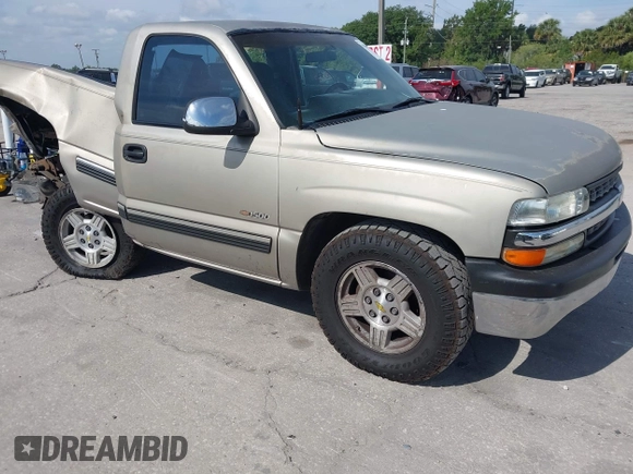 2002 Chevrolet Silverado 1500 with VIN 1GCEC14W12Z347272, listed as a IAAI auction lot 42080486 with 318,858 mi miles. Bid and sale history available at carsss.com. Image 1.
