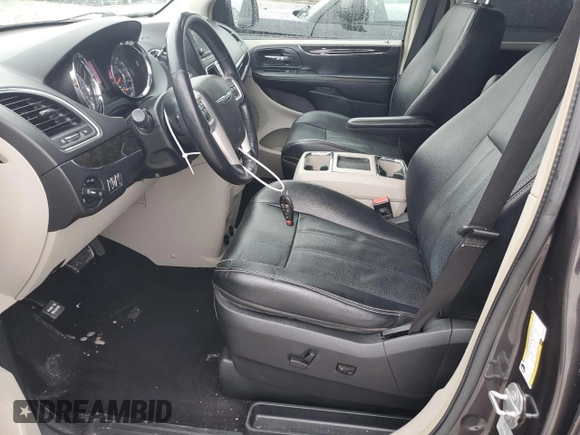 2015 Chrysler Town & Country Touring-L with VIN 2C4RC1CG4FR506913, listed as a Copart auction lot 82864954 with 104,778 mi miles and Salvage Title. Bid and sale history available at carsss.com. Image 7.
