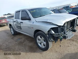 2013 Ram 1500 Express z VIN 1C6RR7KT4DS584806, wystawiony jako IAAI lot #41657331 z przebiegiem 179 538 mil mil oraz . Historia ofert i sprzedaży dostępna na DreamBid. Obrazek 1.