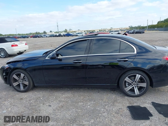 2025 Mercedes-Benz C 300 z VIN W1KAF4HB4SR251544, wystawiony jako IAAI lot #42083275 z przebiegiem 6804 mil mil oraz . Historia ofert i sprzedaży dostępna na DreamBid. Obrazek 15.