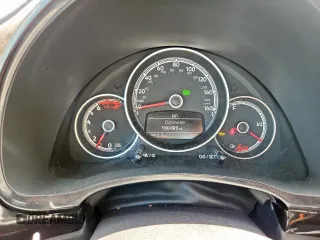 2019 Volkswagen Beetle S с VIN 3VWFD7AT0KM714028, выставлен на аукционе Copart как лот 59209825 с пробегом 180 489 миль миль и Списание • Salvage title. История ставок и продаж доступна на DreamBid. Изображение 9.