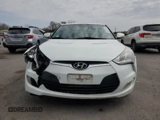 2013 Hyundai Veloster w/Gray Int with VIN KMHTC6AD7DU095627, listed as a Copart auction lot 52121225 with 86,261 mi miles and Salvage title. Bid and sale history available at DreamBid. Image 5.
