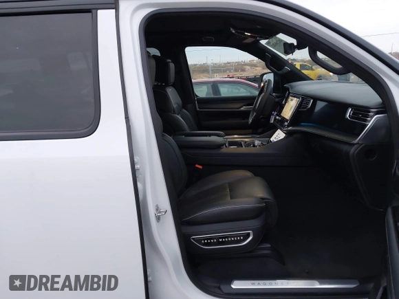 2024 Jeep Grand Wagoneer Series II with VIN 1C4SJSFP4RS161779, listed as a IAAI auction lot 41260382 with 11,832 mi miles and . Bid and sale history available at DreamBid. Image 5.