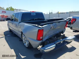 2005 Chevrolet Silverado 1500 LS with VIN 2GCEC13TX51171276, listed as a IAAI auction lot 41861847 with 163,237 mi miles. Bid and sale history available at carsss.com. Image 3.