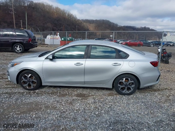 2019 Kia Forte FE with VIN 3KPF24AD4KE098957, listed as a IAAI auction lot 41550906 with NaN miles. Bid and sale history available at carsss.com. Image 14.