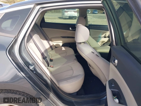 2016 Kia Optima LX with VIN KNAGT4L30G5081448, listed as a IAAI auction lot 41887881 with 95,214 mi miles. Bid and sale history available at carsss.com. Image 8.