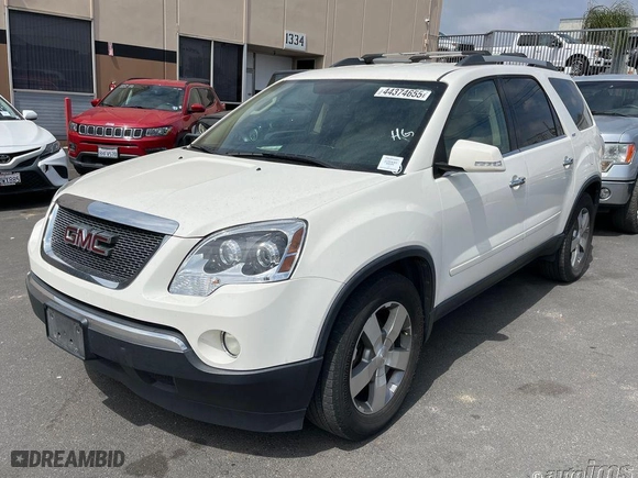 2012 GMC Acadia SLT1 with VIN 1GKKVREDXCJ136911, listed as a IAAI auction lot 41950572 with 134,862 mi miles. Bid and sale history available at carsss.com. Image 1.