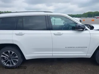 2021 Jeep Grand Cherokee Overland z VIN 1C4RJKDG9M8123357, wystawiony jako IAAI lot #42154973 z przebiegiem 46 774 mil mil oraz . Historia ofert i sprzedaży dostępna na DreamBid. Obrazek 14.