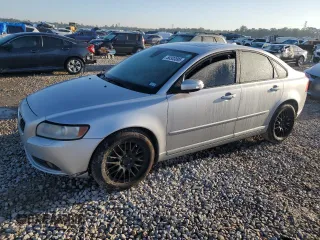 2010 Volvo S40 with VIN YV1382MS7A2510357, listed as a Copart auction lot 50303895 with 157,008 mi miles and Salvage Title. Bid and sale history available at carsss.com. Image 1.