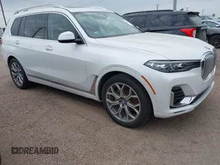 2020 BMW X7 xDrive40i z VIN 5UXCW2C02L9B68713, wystawiony jako IAAI lot #42097115 z przebiegiem 95 758 mil mil oraz . Historia ofert i sprzedaży dostępna na DreamBid. Obrazek 1.