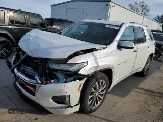 2022 Chevrolet Traverse Premier z VIN 1GNEVKKW9NJ125026, wystawiony jako Copart lot #46360055 z przebiegiem 50 505 mil mil oraz Szkoda całkowita • Salvage title. Historia ofert i sprzedaży dostępna na DreamBid. Obrazek 1.