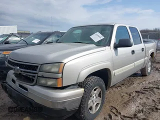 2006 Chevrolet Silverado 1500 LT1 with VIN 2GCEK13T261240787, listed as a IAAI auction lot 41694516 with 319,324 mi miles. Bid and sale history available at carsss.com. Image 17.