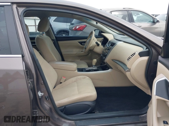 2015 Nissan Altima 2.5 S with VIN 1N4AL3AP5FC427759, listed as a IAAI auction lot 42091647 with 182,132 mi miles. Bid and sale history available at carsss.com. Image 5.