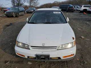 1994 Honda Accord LX with VIN 1HGCD7239RA026204, listed as a Copart auction lot 44415905 with 274,466 mi miles and Salvage Title. Bid and sale history available at carsss.com. Image 5.