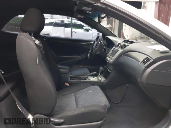 2006 Toyota Solara SE z VIN 4T1FA38P06U086076, wystawiony jako IAAI lot #42586903 z przebiegiem 179 779 mil mil oraz . Historia ofert i sprzedaży dostępna na DreamBid. Obrazek 5.