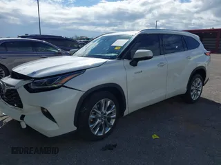 2021 Toyota Highlander Hybrid Limited with VIN 5TDYARAH2MS009326, listed as a IAAI auction lot 41674315 with 76,104 mi miles and . Bid and sale history available at DreamBid. Image 18.