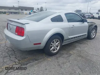 2007 Ford Mustang Deluxe with VIN 1ZVFT80N375282334, listed as a IAAI auction lot 42051959 with 207,901 mi miles. Bid and sale history available at carsss.com. Image 4.