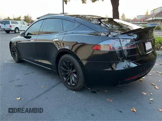 2017 Tesla Model S 60 with VIN 5YJSA1E15HF219286, listed as a Copart auction lot 84771024 with 43,259 mi miles and Salvage title. Bid and sale history available at DreamBid. Image 3.