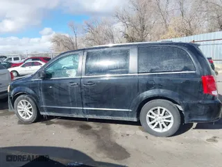 2019 Dodge Grand Caravan SXT with VIN 2C4RDGCG1KR591056, listed as a IAAI auction lot 41562752 with 62,104 mi miles. Bid and sale history available at carsss.com. Image 14.