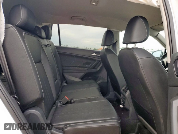 2024 Volkswagen Tiguan SE z VIN 3VV3B7AX0RM188817, wystawiony jako Copart lot #58040225 z przebiegiem 6 299 mil mil oraz Szkoda całkowita • Salvage title. Historia ofert i sprzedaży dostępna na DreamBid. Obrazek 11.