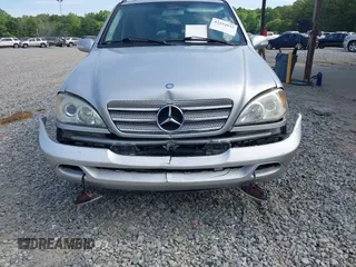 2004 Mercedes-Benz M 350 z VIN 4JGAB57E24A494788, wystawiony jako IAAI lot #42194932 z przebiegiem 148 166 mil mil oraz . Historia ofert i sprzedaży dostępna na DreamBid. Obrazek 6.