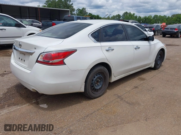 2015 Nissan Altima S z VIN 1N4AL3AP5FC212902, wystawiony jako IAAI lot #42265081 z przebiegiem 138 423 mil mil oraz . Historia ofert i sprzedaży dostępna na DreamBid. Obrazek 4.