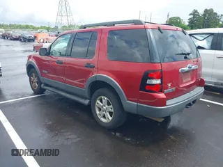 2006 Ford Explorer XLT z VIN 1FMEU63E96UB71315, wystawiony jako IAAI lot #42212974 z przebiegiem 223 088 mil mil oraz . Historia ofert i sprzedaży dostępna na DreamBid. Obrazek 3.