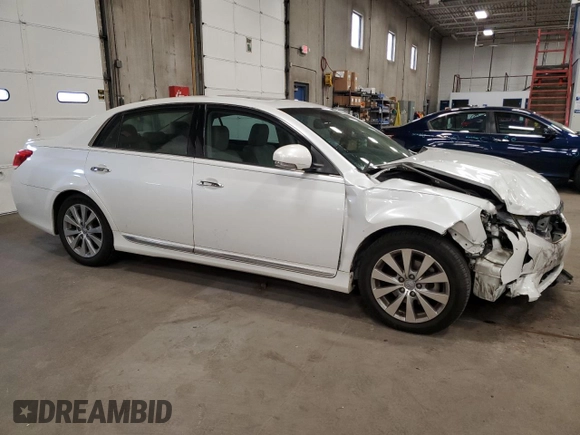 2012 Toyota Avalon z VIN 4T1BK3DB2CU463346, wystawiony jako Copart lot #57769545 z przebiegiem 69 218 mil mil oraz Szkoda całkowita • Salvage title. Historia ofert i sprzedaży dostępna na DreamBid. Obrazek 4.