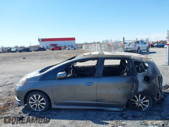 2013 Honda Fit Sport with VIN JHMGE8H52DC080175, listed as a IAAI auction lot 41769302 with 1 mi miles. Bid and sale history available at carsss.com. Image 14.