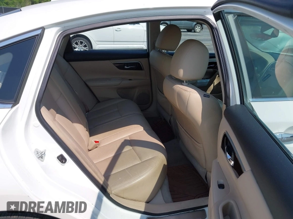 2014 Nissan Altima 2.5 with VIN 1N4AL3AP0EC110695, listed as a IAAI auction lot 41982775 with 105,395 mi miles. Bid and sale history available at carsss.com. Image 8.