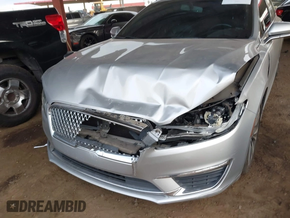 2017 Lincoln MKZ Reserve z VIN 3LN6L5E93HR603246, wystawiony jako IAAI lot #42024614 z przebiegiem 131 622 mil mil oraz . Historia ofert i sprzedaży dostępna na DreamBid. Obrazek 6.